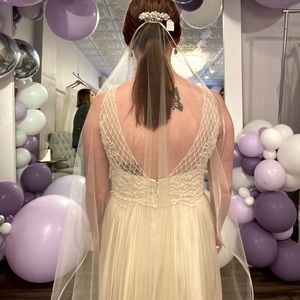 Toni Federici Whimsy wedding veil.